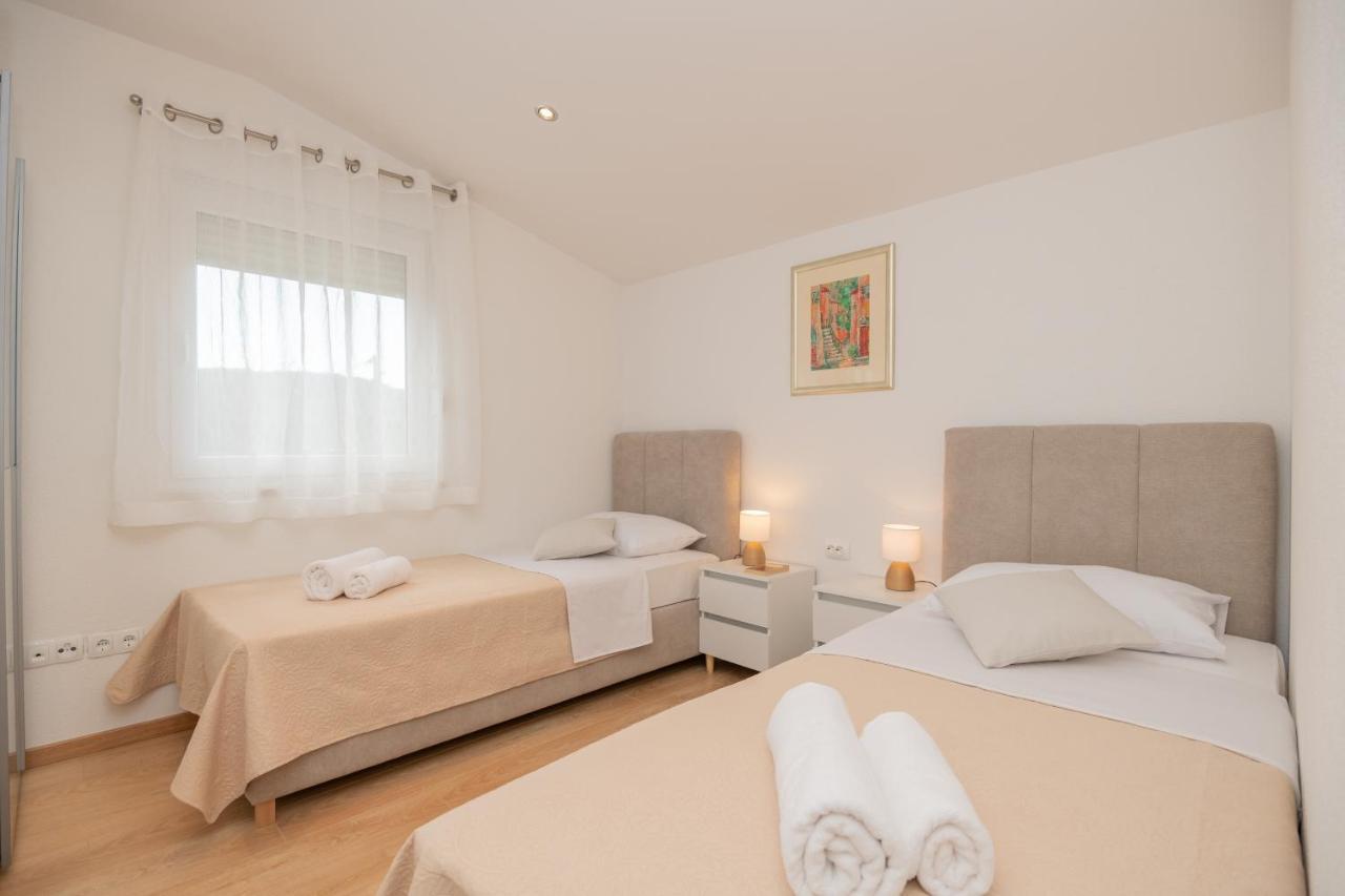 Holiday Home Terra Roca - Imotski, Natural Environment With Complete Peace And Quiet. ภายนอก รูปภาพ